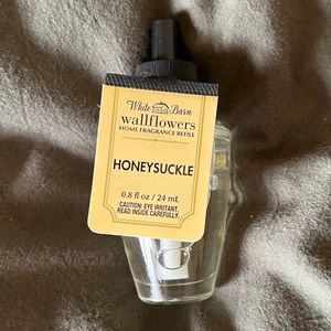 Bath & Body Works Honeysuckle Wallflower
